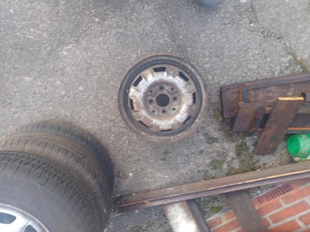 Losse stalen velg, Ophalen, Velg(en)