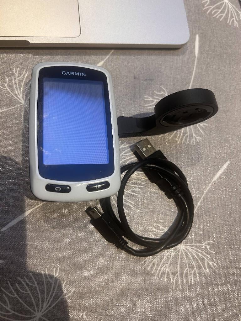 Garmin Edge Touring, Vélos & Vélomoteurs, Accessoires vélo | Compteurs de vélo, Utilisé, GPS, Capteur de vitesse, Enlèvement ou Envoi