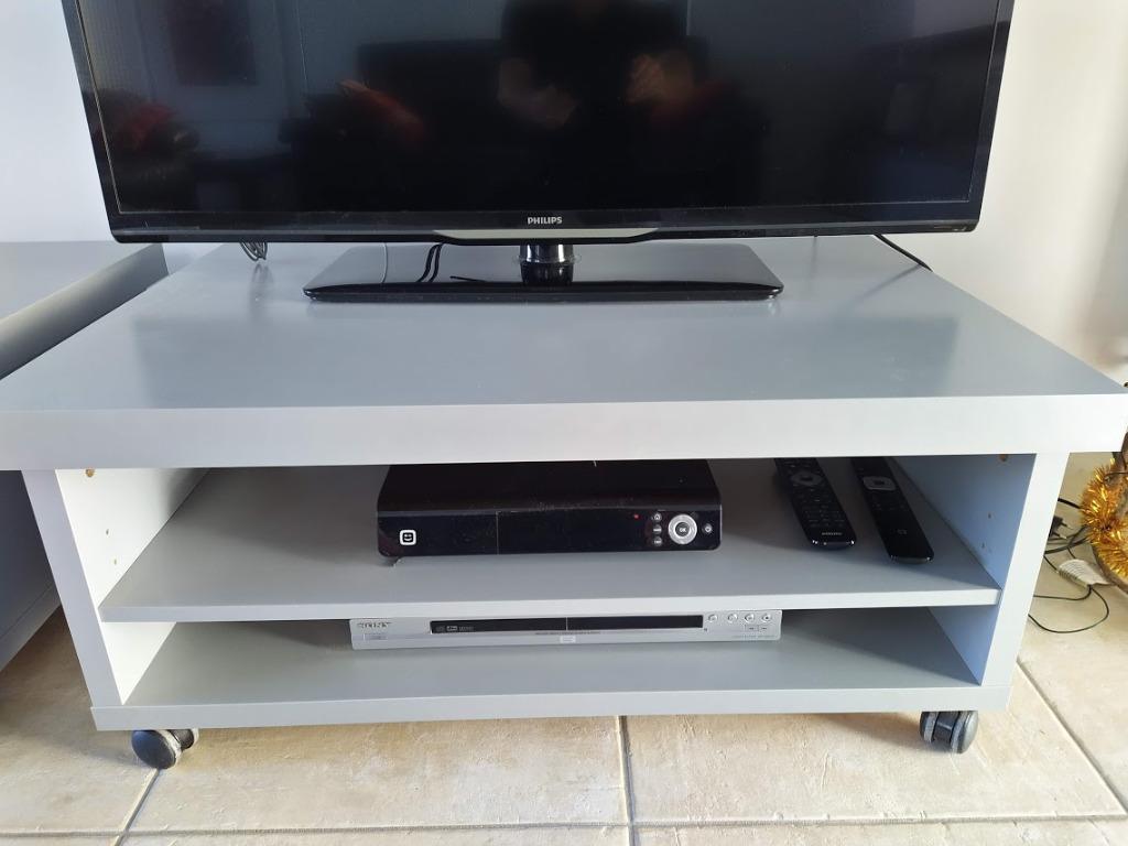 Meuble TV et stéréo sur roulettes en gris clair, Enlèvement, Comme neuf