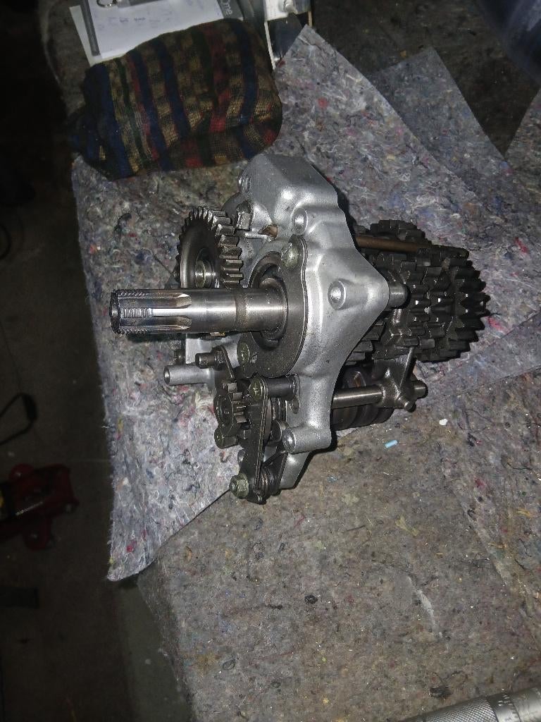 Box Boite vitesses rgv250 vj22 rs250, Enlèvement ou Envoi, Utilisé