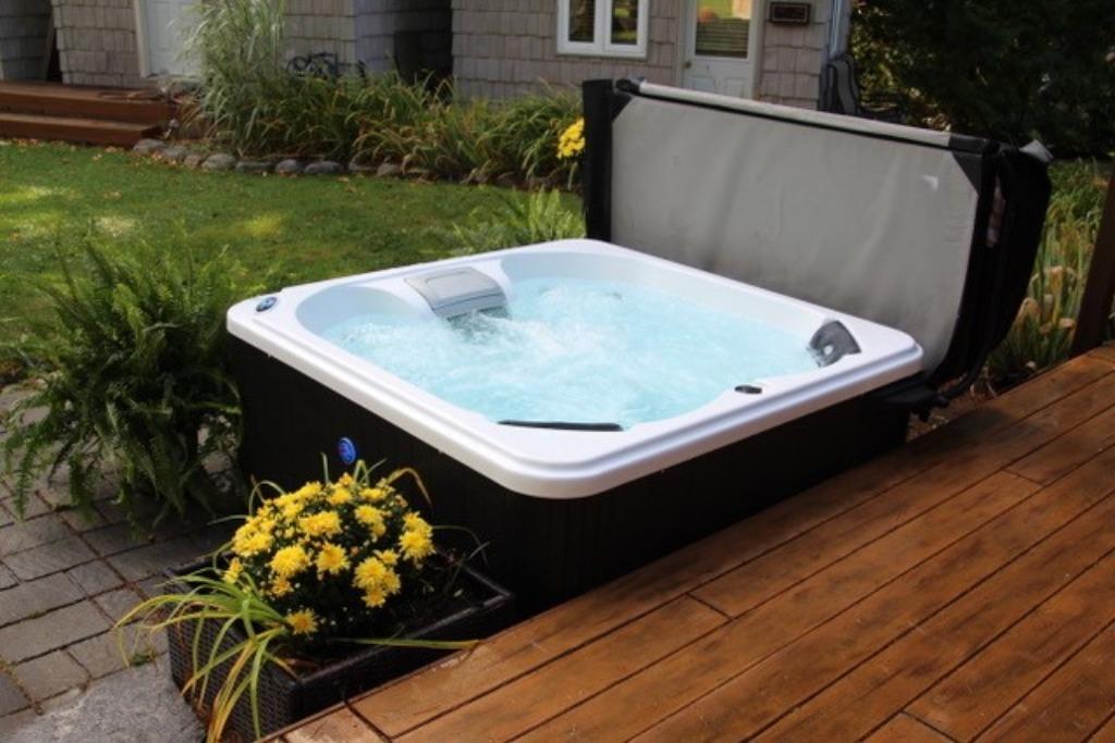 jacuzzi neuf 3 à 4 personnes Encore 3 en stock, Ophalen of Verzenden, Nieuw