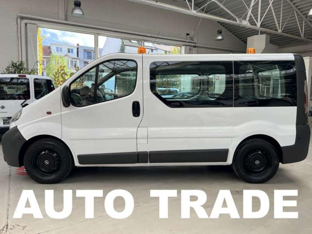 Vivaro | Cargo léger | 1re édition | Ancien gouvernement | A, Autos, Achat, 2 places, Boîte manuelle, Entretenue par le concessionnaire