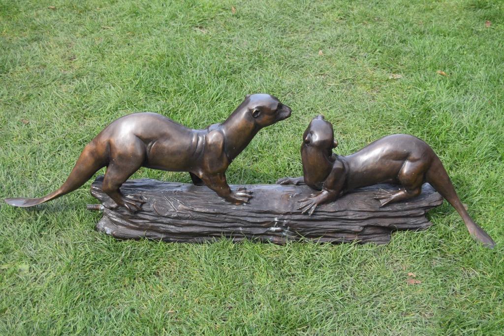 BRONZEN SCULPTUUR DIE EEN FONTEIN MAAKT (de otters), Ophalen, Brons