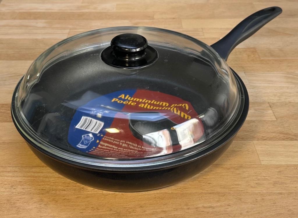 Poêle 28cm anti-adhérente avec Couvercle en Verre, Enlèvement, Comme neuf, Aluminium, Plaque céramique