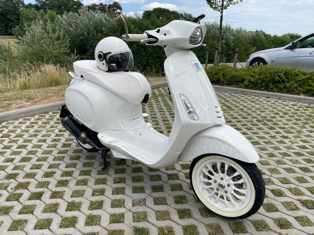 PIAGGIO VESPA 125 * 2022 * 800 km * Collector, Fietsen en Brommers, Ophalen, Overige modellen, 125 cc, Zo goed als nieuw
