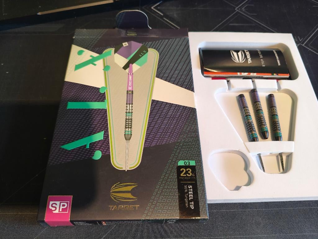 Darts - Target Swiss Point 03, Sport en Fitness, Darts, Ophalen of Verzenden, Zo goed als nieuw, Pijlen
