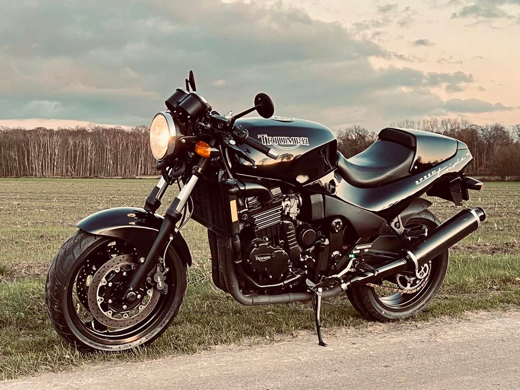 Triumph Speed Triple 900 T300 Oldtimer, Motos, Particulier, 3 cylindres, 900 cm³, Naked bike