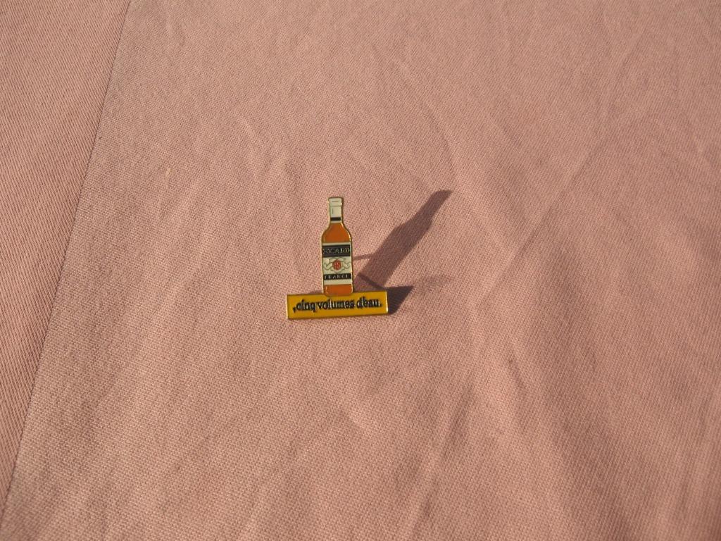 Épingle Ricard, bouteille, cinq volumes d'eau., Enlèvement ou Envoi, Comme neuf, Ustensile