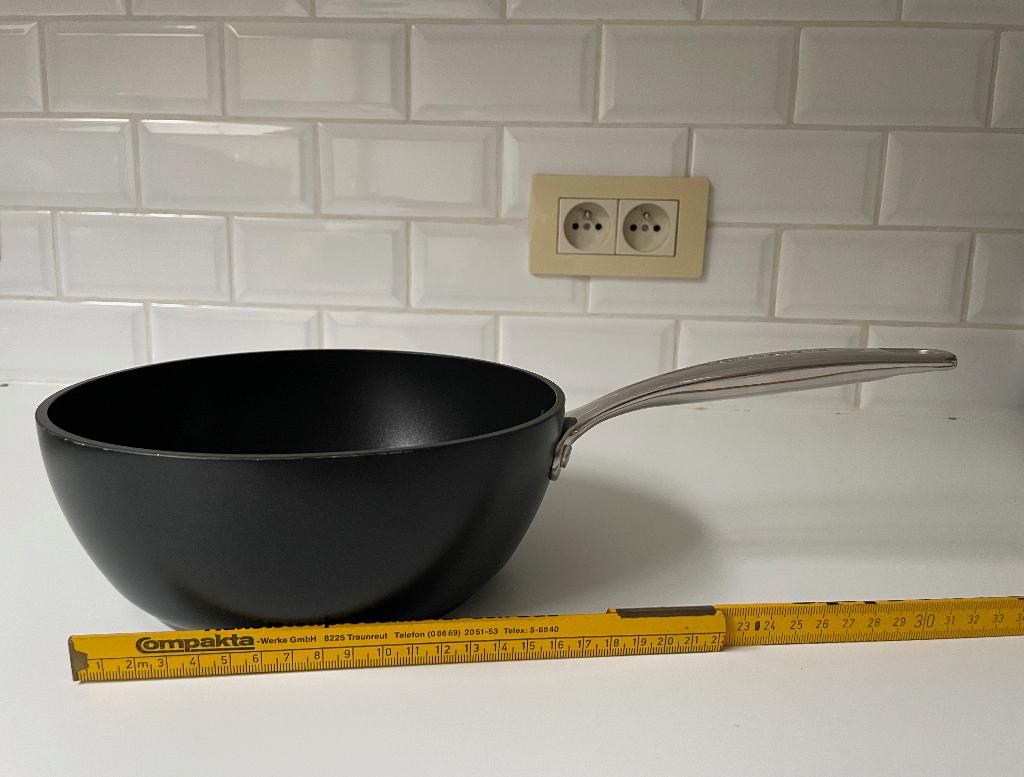 Kitchen Aid - sauspan 20cm, Huis en Inrichting, Ophalen, Zo goed als nieuw