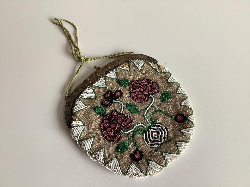 antiek kralentasje met roosjes, Antiek en Kunst, Ophalen of Verzenden