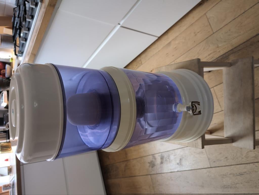 Fontaine a eau EVA, Enlèvement, Utilisé