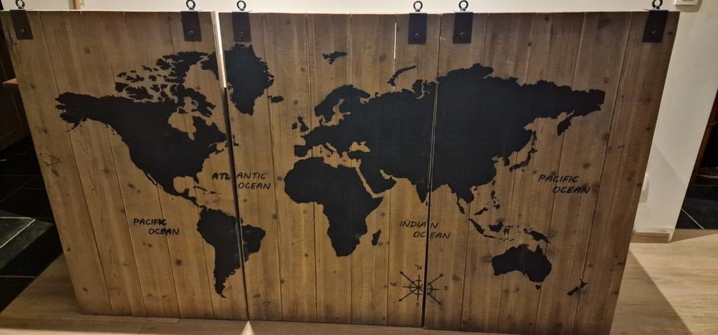 Carte du monde en bois, Maison & Meubles, Comme neuf, Enlèvement, Pin, 75 cm ou plus