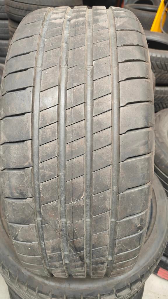 225/40r19 Bridgestone 60€ chacun avec support 22540r19, Enlèvement ou Envoi