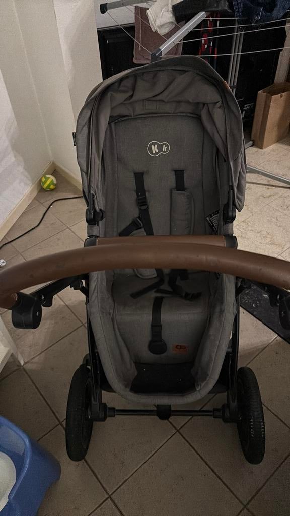 Je vends par la présente notre poussette Kinderkraft, Enfants & Bébés, Poussettes & Combinaisons, Autres marques, Pneus, Enlèvement
