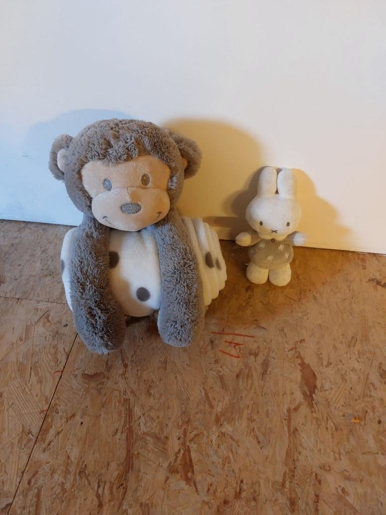 Babydekentje en rammelaar, Ophalen