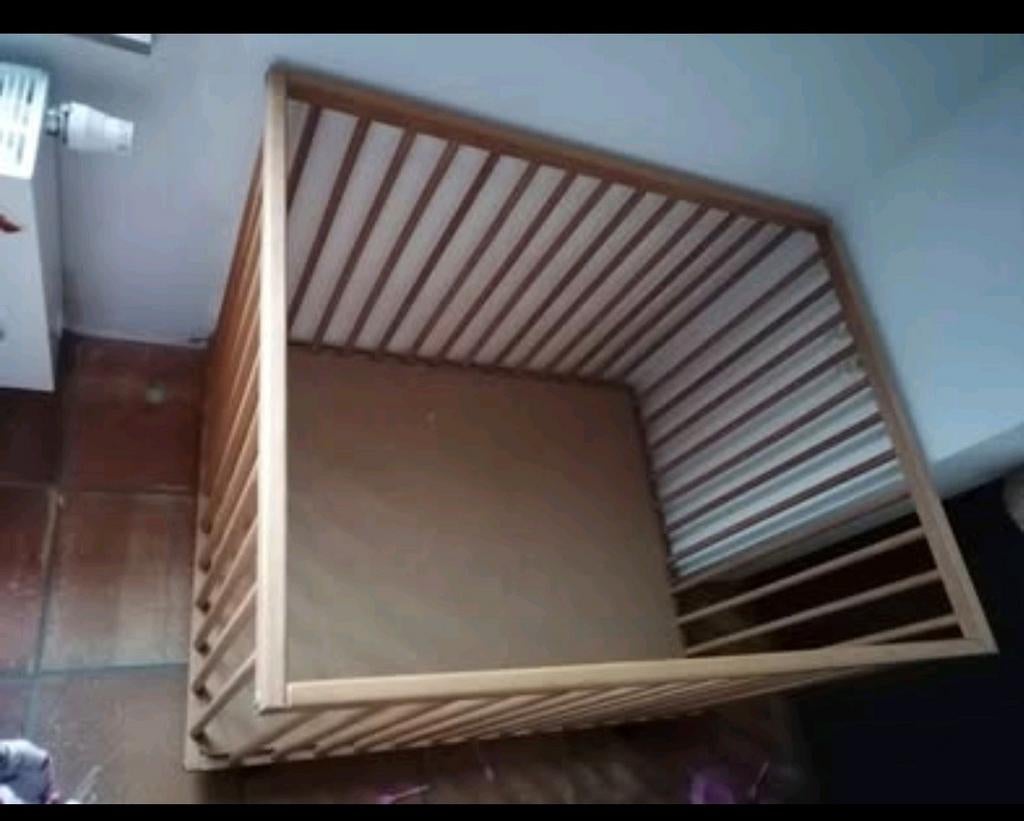 Parc en bois clair avec roulettes bébé, Enfants & Bébés, Parcs, Enlèvement