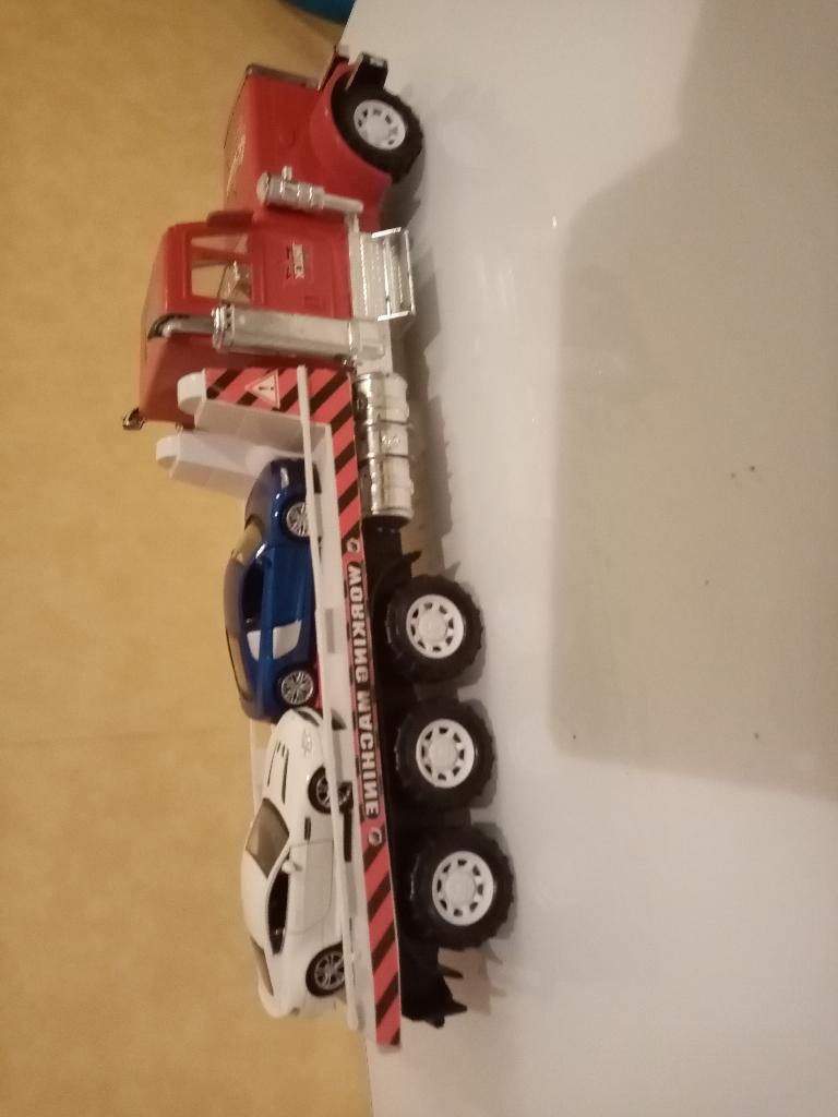 Grote vrachtwagen met trailer (44cm) 2 grotere auto's Welly, Kinderen en Baby's, Speelgoed |Speelgoedvoertuigen, Verzenden, Nieuw