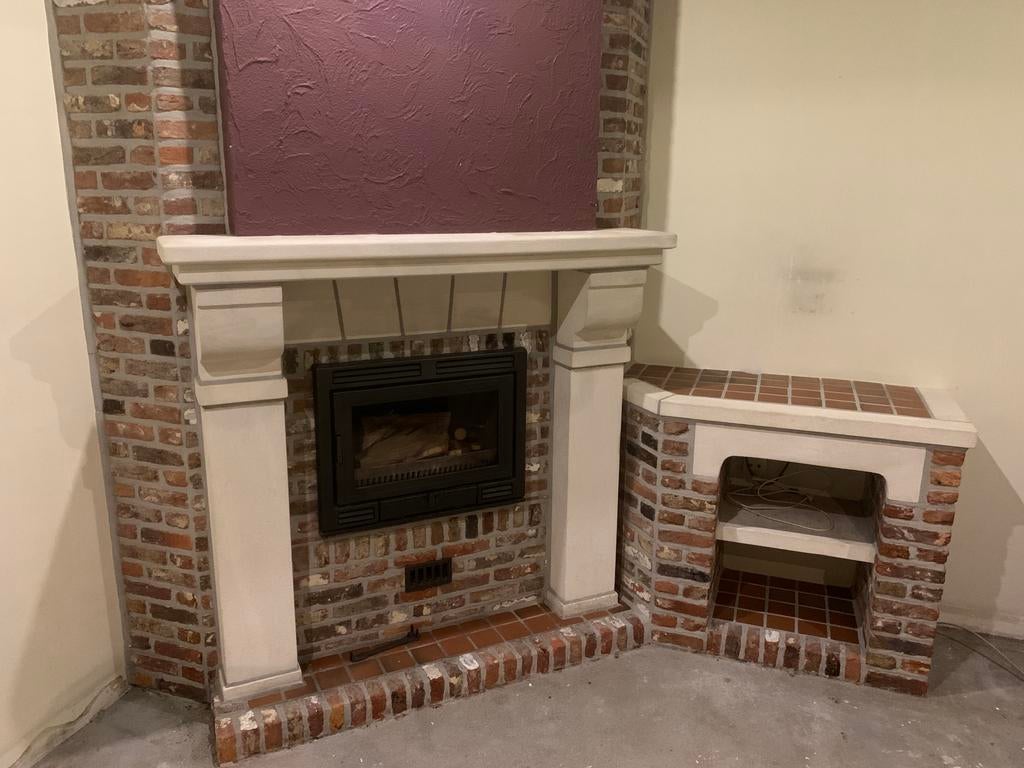 Sierschouw in natuursteen met kachel, Huis en Inrichting, Ophalen, Zo goed als nieuw, Inbouwhaard, Houthaard