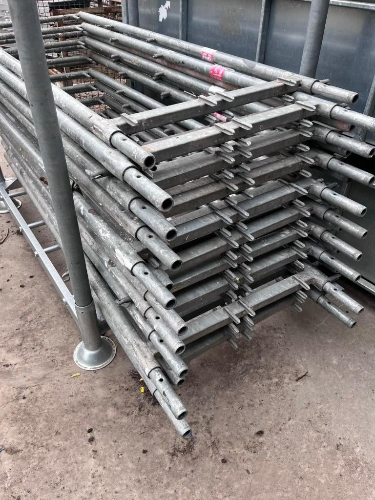 70m2  Altrad kaderstelling in bijna nieuwstaat, Ophalen, Zo goed als nieuw, Gevelsteiger, 5 meter of hoger