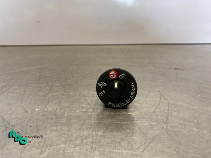 Airbag schakelaar van een Renault Clio (Clio 4 12-), Auto-onderdelen, Gebruikt, -, Renault, -