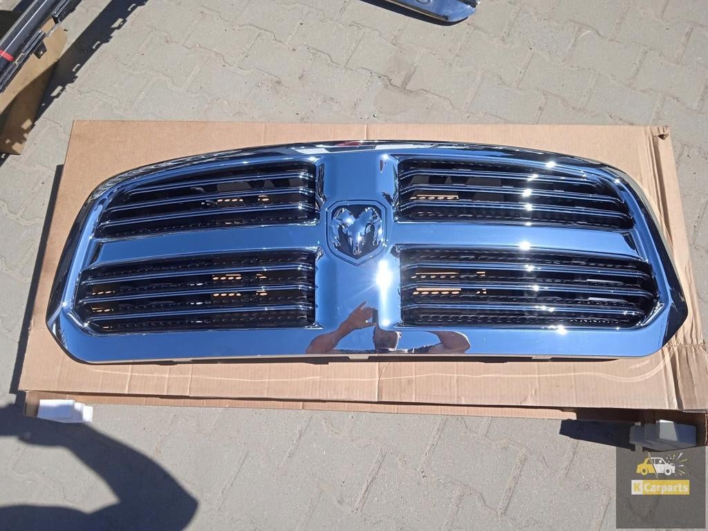 Calandre factice Dodge RAM 1500 Laramie NEUVE et en parfait, Autos : Pièces & Accessoires, Taurusavenue 1
2132 LS  Hoofddorp, NL