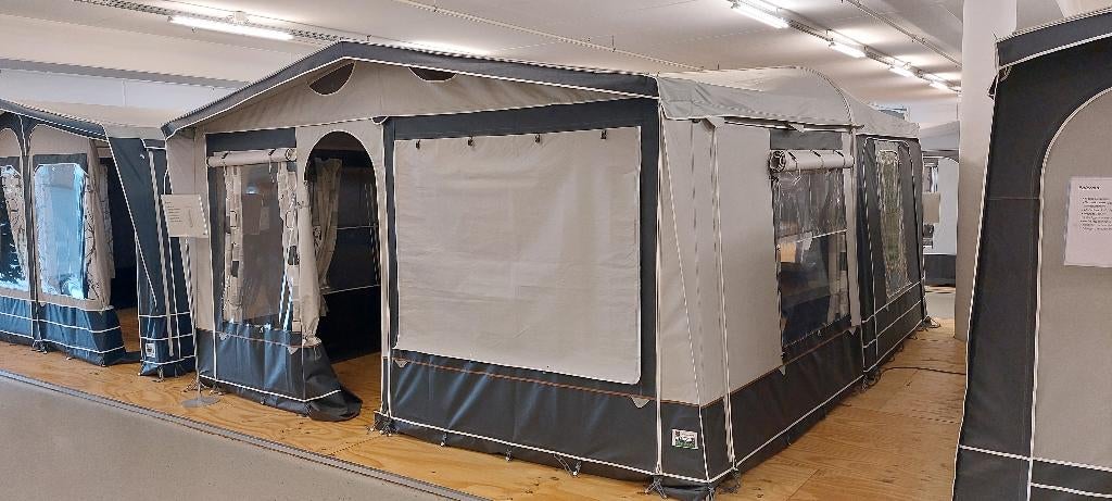 caravan tent, Caravans en Kamperen, Voortenten en Luifels, Ophalen, Zo goed als nieuw