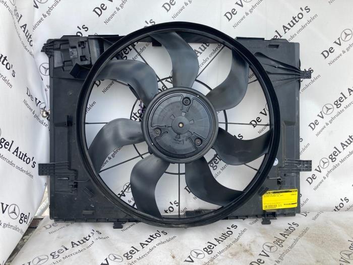 Ventilateur de refroidissement moteur d'un Mercedes Diversen, Autos : Pièces & Accessoires, -, Utilisé, -, -