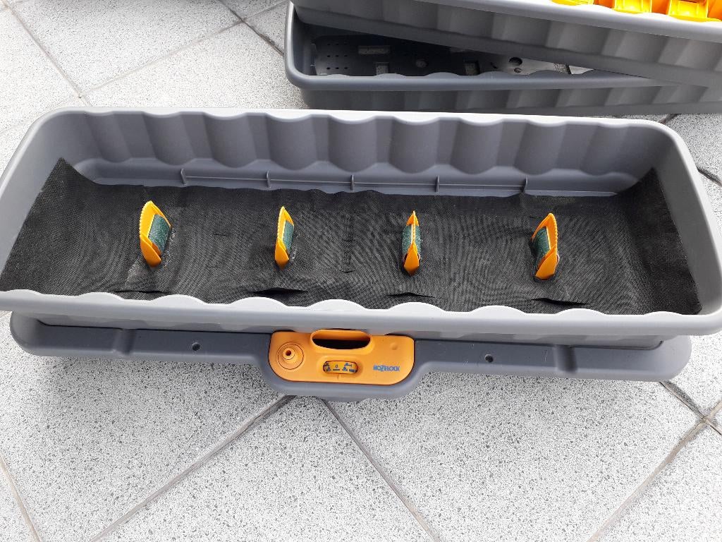 Hozelock kweekbak of bloembak 15 Euro per stuk, Ophalen, Kunststof, Gebruikt, 100 cm of meer