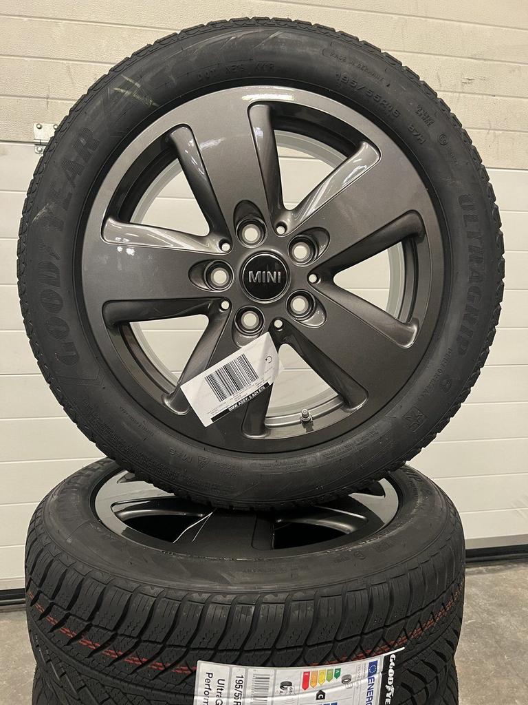 16’’ MINI COOPER BMW 1 SERIE 2SERIE F40 F41 VELGEN WINTER OR, Auto-onderdelen, -, Banden en Velgen, Nieuw, 195 mm