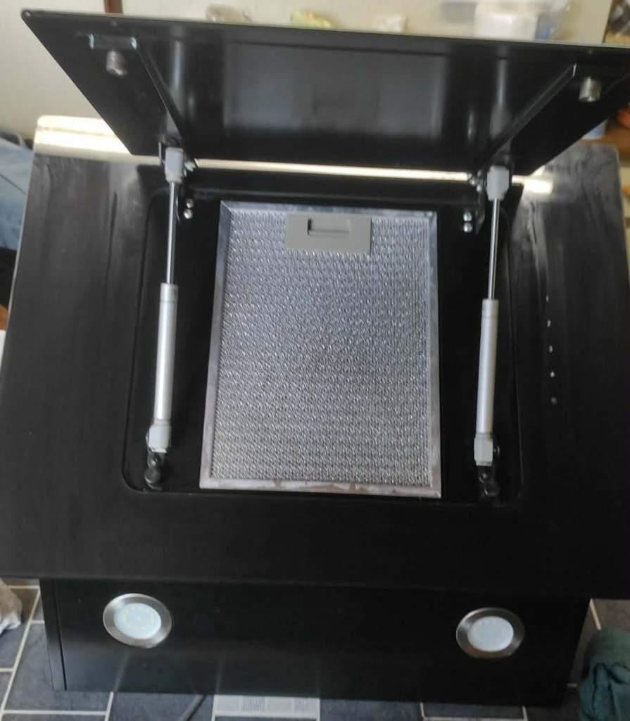 hotte aspirante inclinée de marque Cooke & Lewis, Moteur, Hotte murale, Enlèvement, Utilisé