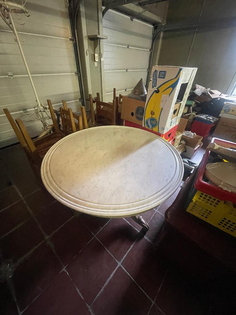 Ronde tafel antieke voe wit marmer blad, Huis en Inrichting, Tafels | Eettafels, Ophalen, Zo goed als nieuw, Vier personen, Eikenhout