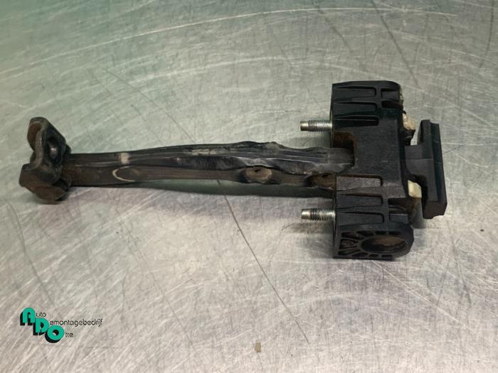 Deurvanger 4Deurs rechts-voor van een Opel Astra (Astra H 04, Gebruikt, -, -, Opel