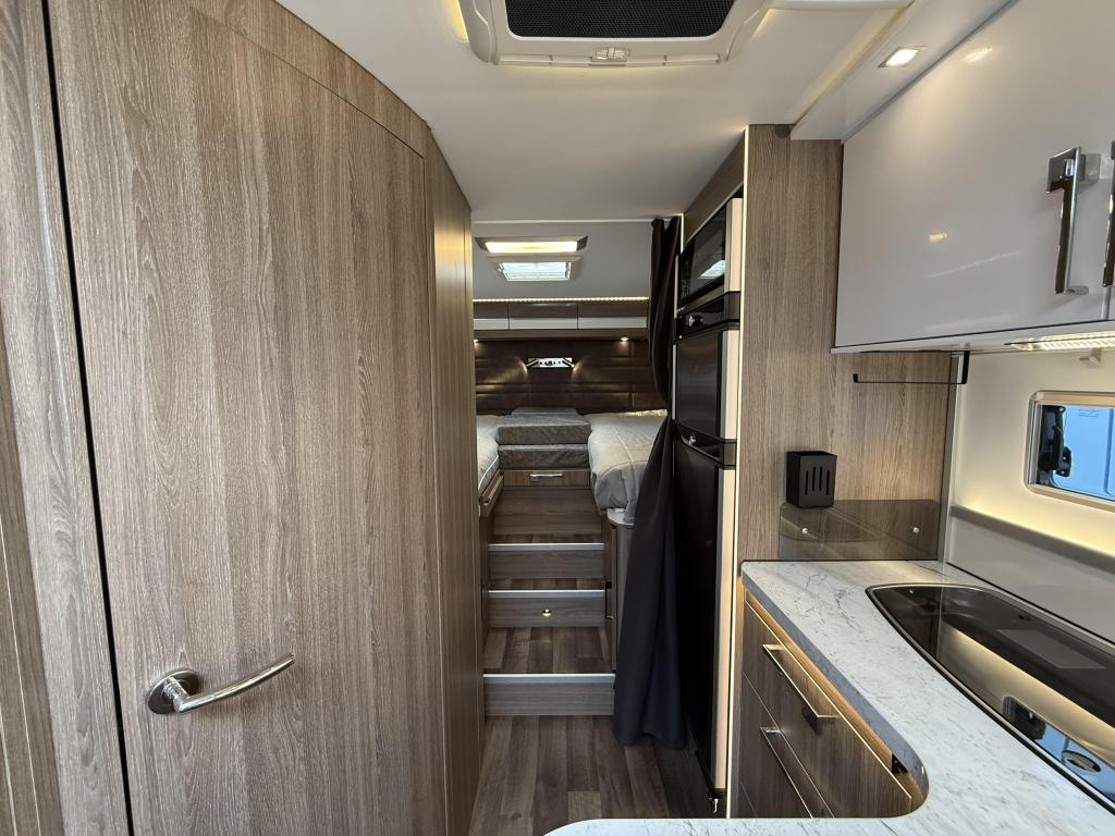 Kabe Travel Master Crown I 760 LGB, Mercedes-Benz, Jusqu'à 4, Auvent, Intégral, Mercedes-Benz