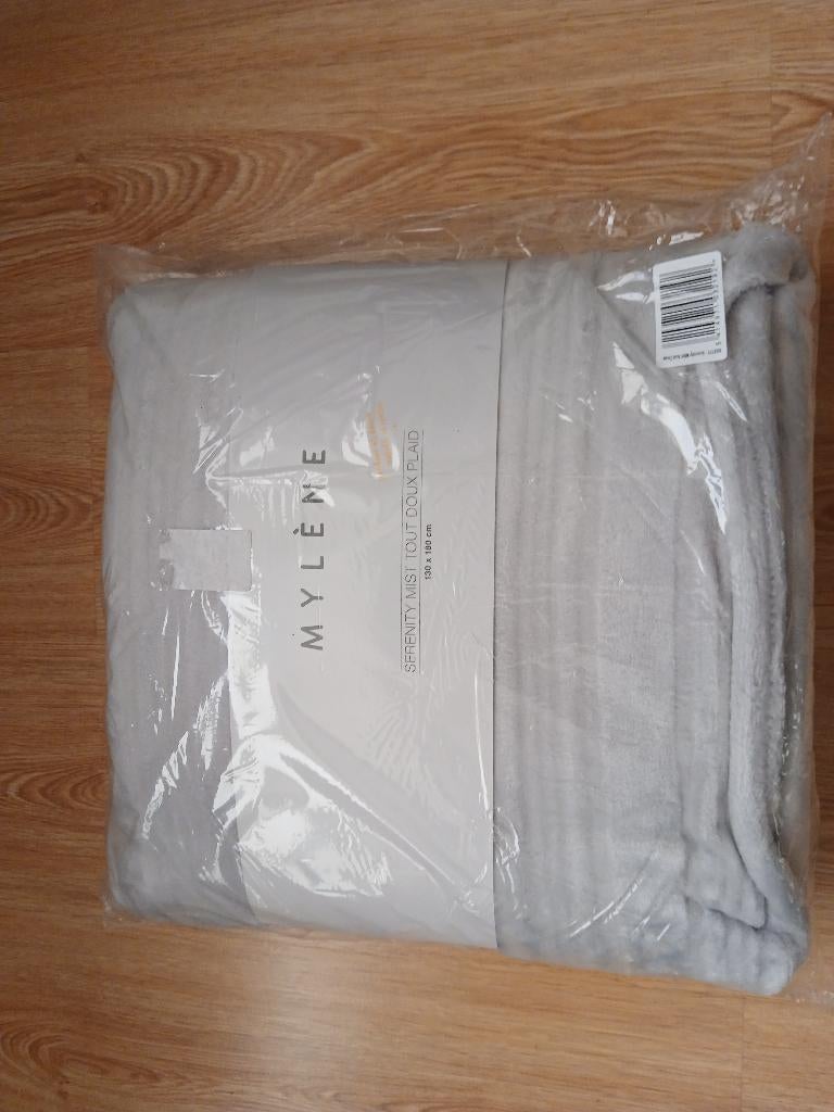 Tout doux deken, Huis en Inrichting, Woonaccessoires | Plaids en Woondekens, Nieuw, Ophalen of Verzenden