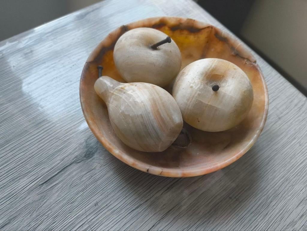 Corbeille à fruits vintage en albâtre avec fruits à noyau, Enlèvement, Utilisé