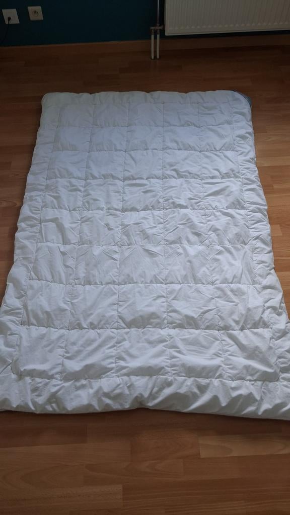 Couette 4 saisons 140x200cm, Enfants & Bébés, Chambre d'enfant | Linge de lit, Enlèvement