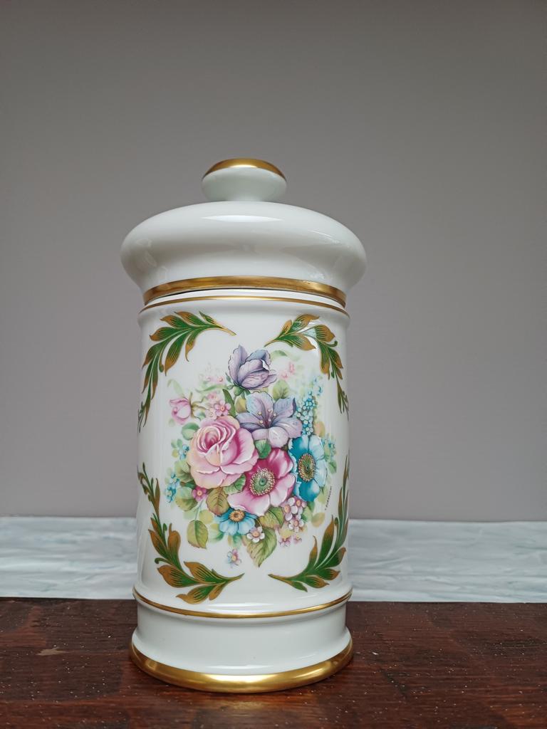 kruidenpot merk limoges frankrijk in prima staat.H 19 cm, Ophalen