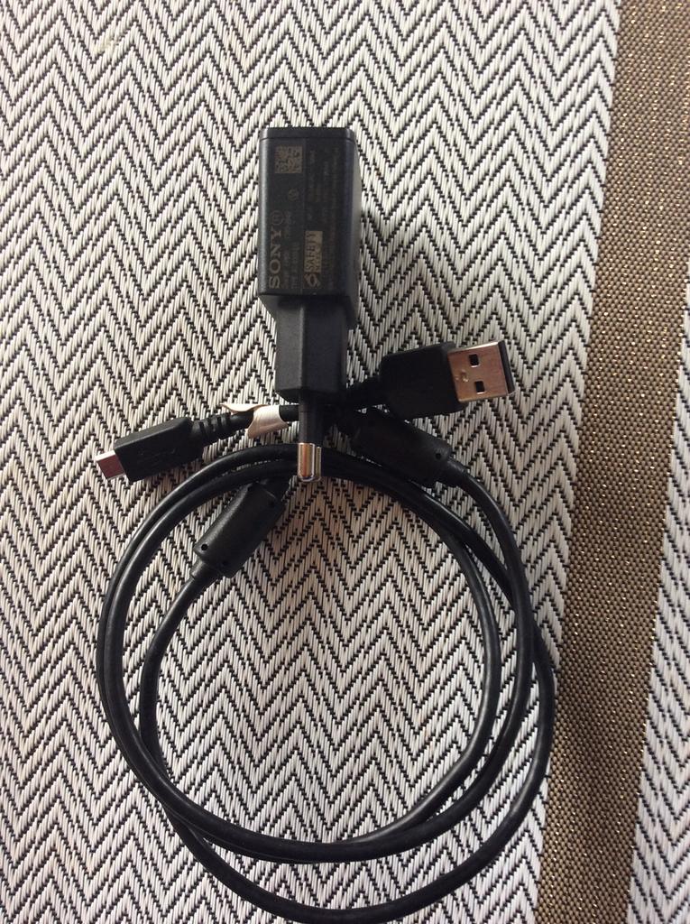 Oplader gsm-sony, Ophalen, Zo goed als nieuw, Sony Ericsson