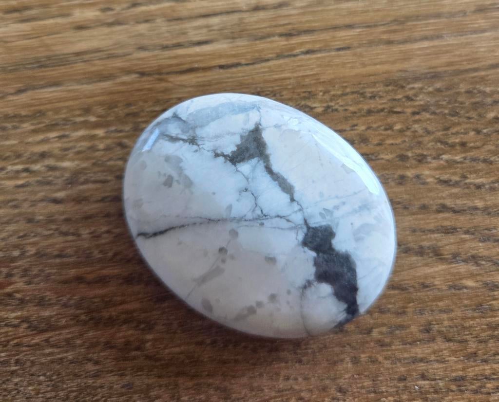 Howlite, galet 45mm, Enlèvement ou Envoi