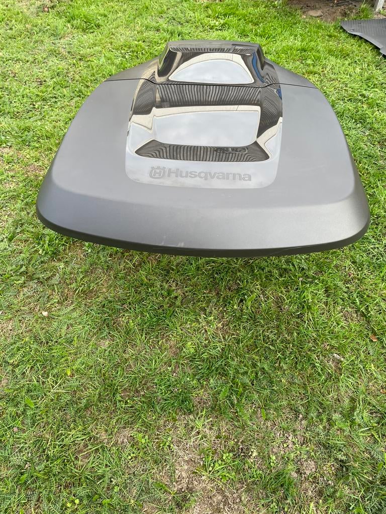 Husqvarna garage huis house afdak voor robotmaaier, Ophalen, Nieuw, Accu-grasmaaier