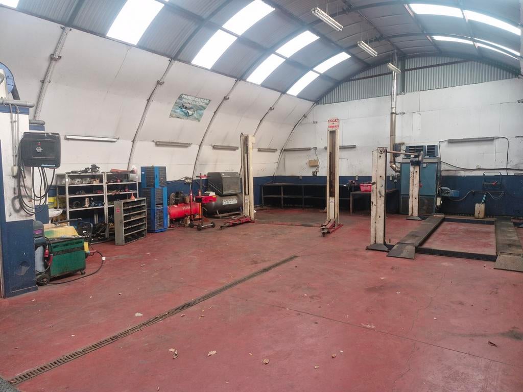 Contenu complet d'un garage, d'un atelier automobile, de mac, Enlèvement