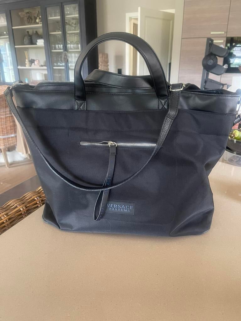 Joli sac noir de la marque Versace Perfums., Enlèvement ou Envoi, Comme neuf, Noir, Shopper