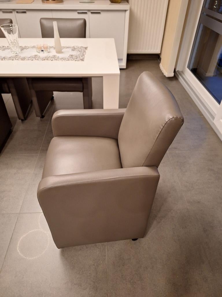 Table salle à manger, Enlèvement