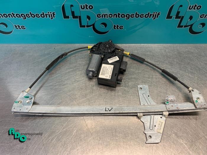 Ruitmechaniek 4Deurs links-voor van een Peugeot 307 (307 01-, Gebruikt, -, -, Ophalen of Verzenden