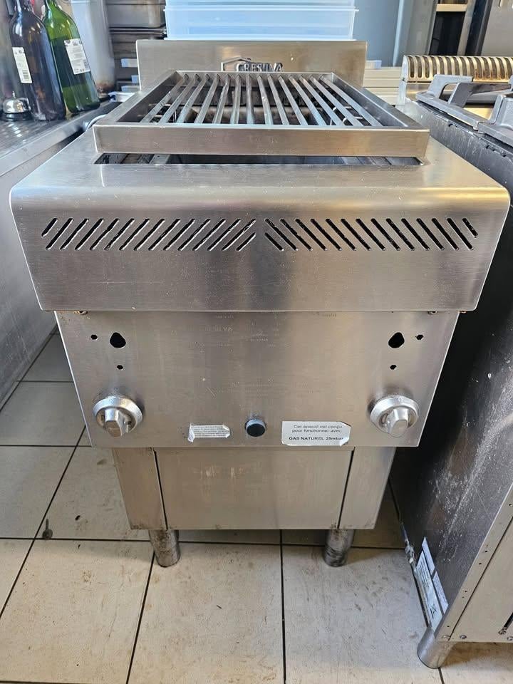 Barbecue à gaz Gresilva, Enlèvement, Utilisé, Cuisinière, Friteuse et Grils