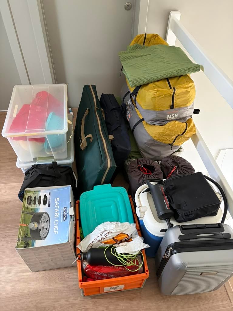 Campeer uitrusting, Enlèvement, Utilisé