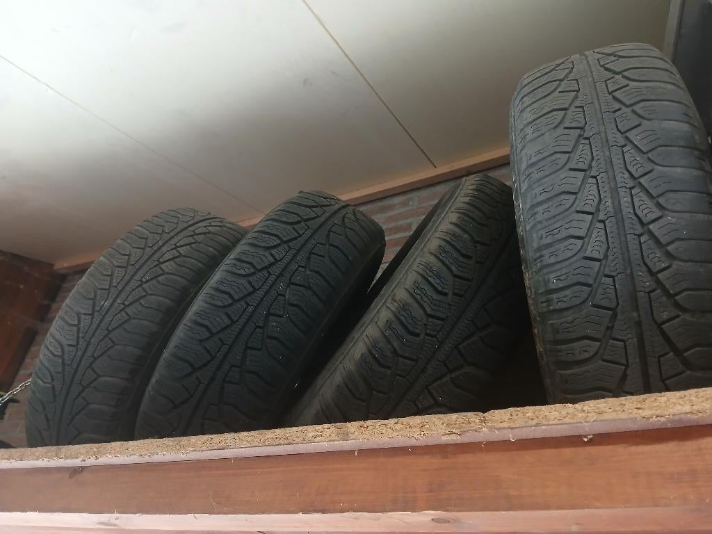 4 jantes et pneus hiver skoda octavia golf..195 65 15, Autos : Pièces & Accessoires, Pneus & Jantes, 15 pouces, Pneus hiver, Véhicule de tourisme