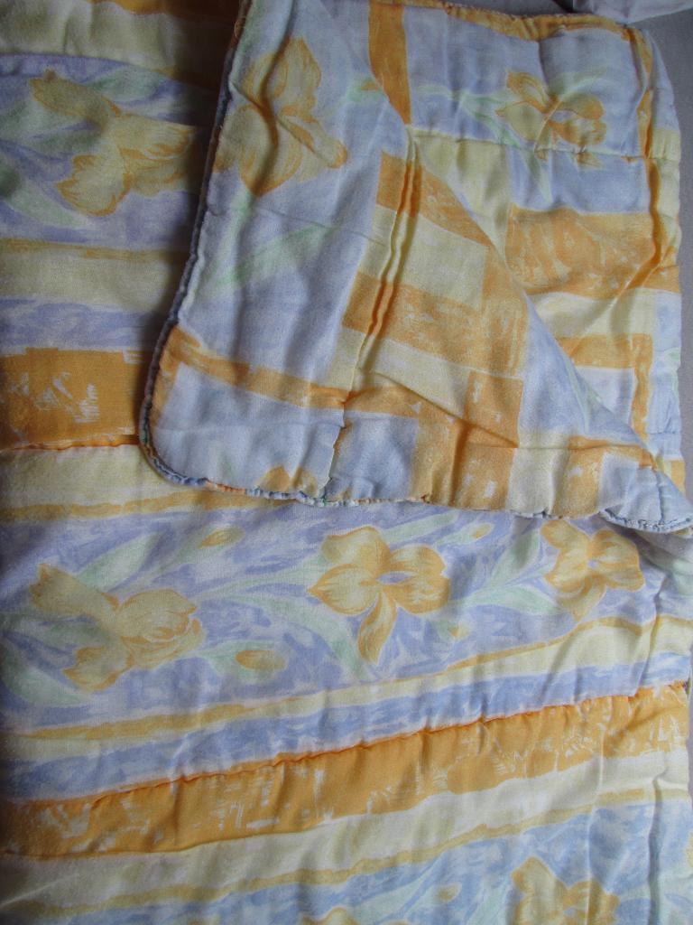 Couette pour lit d'une personne de couleurs pastelles, Maison & Meubles, Enlèvement, Couverture ou Couette, Bleu, Une personne