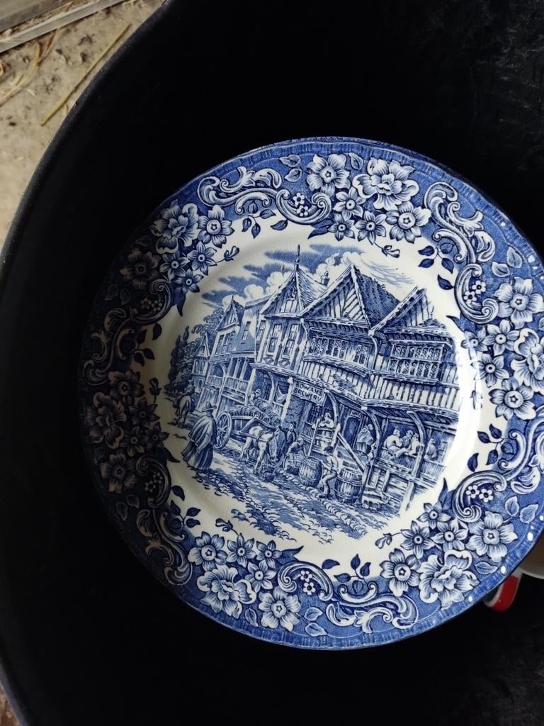 Borden Royal Tudor Ware, Ophalen