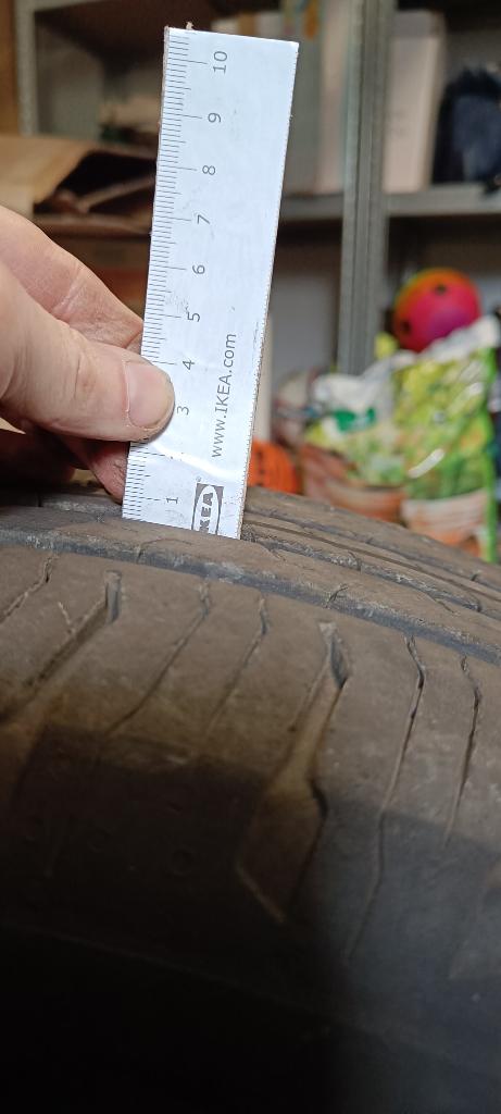 4 17-inch zomer banden, bijna nieuw, Auto-onderdelen, 215 mm, Nieuw, 17 inch, Ophalen of Verzenden